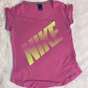 Nike top